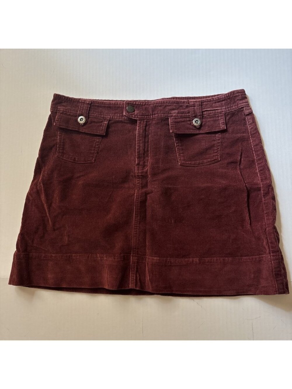 Patagonia Women's Size 12 Red Burgundy Corduroy Pencil Skirt with Pockets